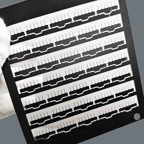 Tin tức công ty mới nhất về Xinhsen Precision: Cách Mạng Hóa Kim Làm Đẹp với Công Nghệ Khắc Ăn Mòn Hóa Học Tiên Tiến
